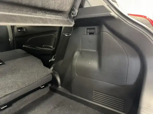 スズキ スイフト HYBRID RS 長野県 2018(平30)年 3.3万km プレミアムシルバーメタリック 純正SDナビ/（FM/AM/SD/フルセグTV/Bluetooth/DISC）/スズキセーフティサポート/・デュアルセンサーブレーキサポート/・車線逸脱抑制機能/・車線逸脱警報機能/・ふらつき警報機能/・アダプティブクルーズコントロール（ACC）/・標識認識機能（車両進入禁止、はみ出し通行禁止、最高速度）/全方位カメラ/W+サイドエアバッグ/ABS/横滑り防止装置/プッシュスタート/アイドリングストップ/スマートキー/AACエアコン/パドルシフト/クルコン/ステアリングスイッチ/D席シートヒーター/オートライト/LEDヘッドライト/フォグランプ/リアフォグランプ/電格ウインカーミラー/インターバルタイマー調整式ワイパー/純正フロアマット/純正16インチアルミホイール/ETC2.0/社外ワイドルームミラー/取扱説明書