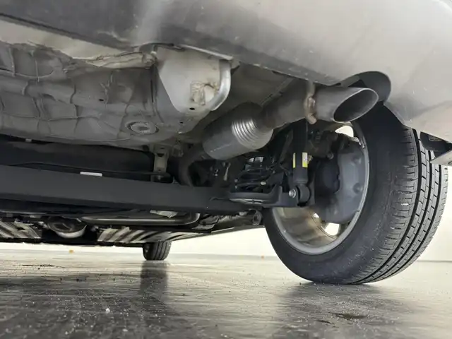 スズキ スイフト HYBRID RS 長野県 2018(平30)年 3.3万km プレミアムシルバーメタリック 純正SDナビ/（FM/AM/SD/フルセグTV/Bluetooth/DISC）/スズキセーフティサポート/・デュアルセンサーブレーキサポート/・車線逸脱抑制機能/・車線逸脱警報機能/・ふらつき警報機能/・アダプティブクルーズコントロール（ACC）/・標識認識機能（車両進入禁止、はみ出し通行禁止、最高速度）/全方位カメラ/W+サイドエアバッグ/ABS/横滑り防止装置/プッシュスタート/アイドリングストップ/スマートキー/AACエアコン/パドルシフト/クルコン/ステアリングスイッチ/D席シートヒーター/オートライト/LEDヘッドライト/フォグランプ/リアフォグランプ/電格ウインカーミラー/インターバルタイマー調整式ワイパー/純正フロアマット/純正16インチアルミホイール/ETC2.0/社外ワイドルームミラー/取扱説明書