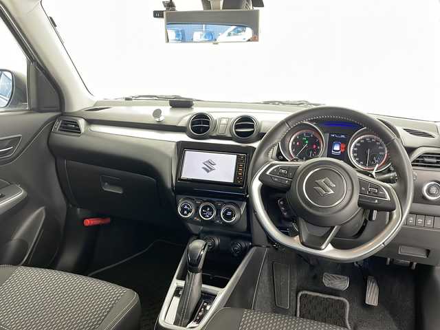 スズキ スイフト HYBRID RS 長野県 2018(平30)年 3.3万km プレミアムシルバーメタリック 純正SDナビ/（FM/AM/SD/フルセグTV/Bluetooth/DISC）/スズキセーフティサポート/・デュアルセンサーブレーキサポート/・車線逸脱抑制機能/・車線逸脱警報機能/・ふらつき警報機能/・アダプティブクルーズコントロール（ACC）/・標識認識機能（車両進入禁止、はみ出し通行禁止、最高速度）/全方位カメラ/W+サイドエアバッグ/ABS/横滑り防止装置/プッシュスタート/アイドリングストップ/スマートキー/AACエアコン/パドルシフト/クルコン/ステアリングスイッチ/D席シートヒーター/オートライト/LEDヘッドライト/フォグランプ/リアフォグランプ/電格ウインカーミラー/インターバルタイマー調整式ワイパー/純正フロアマット/純正16インチアルミホイール/ETC2.0/社外ワイドルームミラー/取扱説明書