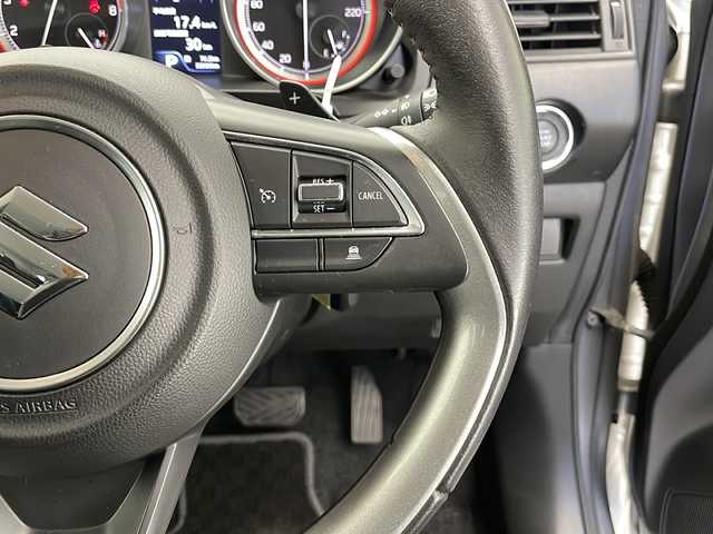 スズキ スイフト HYBRID RS 長野県 2018(平30)年 3.3万km プレミアムシルバーメタリック 純正SDナビ/（FM/AM/SD/フルセグTV/Bluetooth/DISC）/スズキセーフティサポート/・デュアルセンサーブレーキサポート/・車線逸脱抑制機能/・車線逸脱警報機能/・ふらつき警報機能/・アダプティブクルーズコントロール（ACC）/・標識認識機能（車両進入禁止、はみ出し通行禁止、最高速度）/全方位カメラ/W+サイドエアバッグ/ABS/横滑り防止装置/プッシュスタート/アイドリングストップ/スマートキー/AACエアコン/パドルシフト/クルコン/ステアリングスイッチ/D席シートヒーター/オートライト/LEDヘッドライト/フォグランプ/リアフォグランプ/電格ウインカーミラー/インターバルタイマー調整式ワイパー/純正フロアマット/純正16インチアルミホイール/ETC2.0/社外ワイドルームミラー/取扱説明書