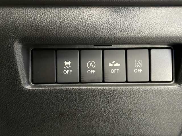 スズキ スイフト HYBRID RS 長野県 2018(平30)年 3.3万km プレミアムシルバーメタリック 純正SDナビ/（FM/AM/SD/フルセグTV/Bluetooth/DISC）/スズキセーフティサポート/・デュアルセンサーブレーキサポート/・車線逸脱抑制機能/・車線逸脱警報機能/・ふらつき警報機能/・アダプティブクルーズコントロール（ACC）/・標識認識機能（車両進入禁止、はみ出し通行禁止、最高速度）/全方位カメラ/W+サイドエアバッグ/ABS/横滑り防止装置/プッシュスタート/アイドリングストップ/スマートキー/AACエアコン/パドルシフト/クルコン/ステアリングスイッチ/D席シートヒーター/オートライト/LEDヘッドライト/フォグランプ/リアフォグランプ/電格ウインカーミラー/インターバルタイマー調整式ワイパー/純正フロアマット/純正16インチアルミホイール/ETC2.0/社外ワイドルームミラー/取扱説明書