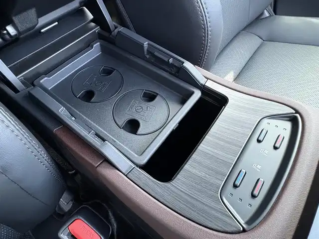 トヨタ ハリアー ハイブリッド Z レザーパッケージ 大分県 2020(令2)年 5.9万km プレシャスブラックパール ・JBLナビ(BT/USB/AUX/Miracast)/・全方位カメラ/・フルセグテレビ/・モデリスタ/・HUD/・レーダークルーズコントロール/・ドライブレコーダー/・ETC/・トヨタセーフティセンス/・コーナーセンサー/・ステアリングリモコン/・ステアリングヒーター/・オートハイビーム/・デジタルインナーミラー/・ブレーキホールド/・シートヒーター/・シートクーラー/・パワーシート/・シートメモリー/・スマートキー/・プッシュスタート/・純正アルミホイール/・電動リアゲート