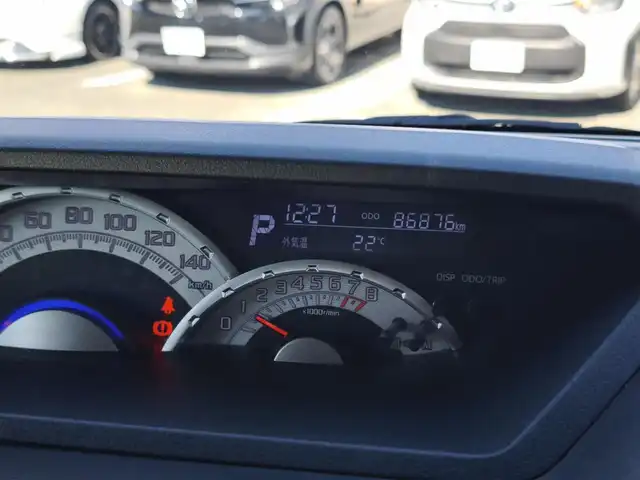 ダイハツ ウェイク G ターボ SA Ⅱ 熊本県 2017(平29)年 8.7万km プラムブラウンクリスタルマイカ 純正8インチナビ（NSZN-W65DB）/【フルセグTV/CD/DVD/Bluetooth】/バックカメラ/両側パワースライドドア/衝突軽減装置/アイドリングストップ/純正14インチAW/ETC/電動格納ミラー/プッシュスタート/ステアリングスイッチ/純正フロアマット/純正ドアバイザー/横滑り防止/盗難防止装置/保証書/取扱説明書