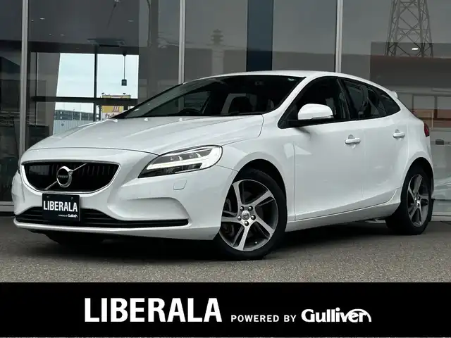 ボルボ Ｖ４０ D4 モメンタム 富山県 2018(平30)年 4.4万km 白 純正HDDナビ/Bluetooth接続/AM/FMラジオ/DVD/CD再生/USB接続/フルセグTV/前後ドラレコ/アイドリングストップ/バックカメラ/プッシュスタート/ACC/ETC/コーナーセンサー/ブラインドスポット/衝突軽減/車線逸脱防止/盗難防止装置