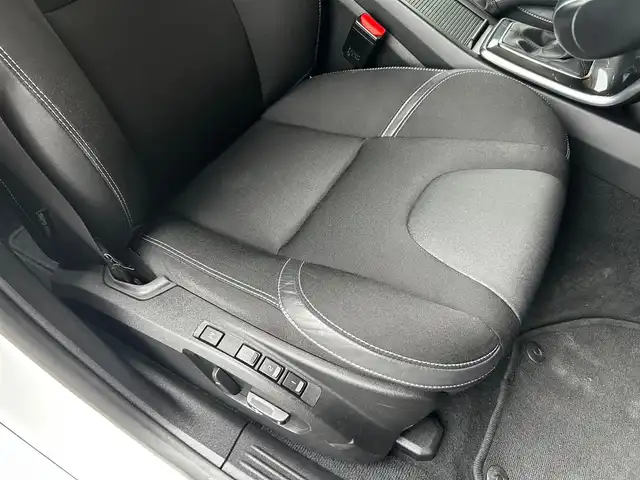 ボルボ Ｖ４０ D4 モメンタム 富山県 2018(平30)年 4.4万km 白 純正HDDナビ/Bluetooth接続/AM/FMラジオ/DVD/CD再生/USB接続/フルセグTV/前後ドラレコ/アイドリングストップ/バックカメラ/プッシュスタート/ACC/ETC/コーナーセンサー/ブラインドスポット/衝突軽減/車線逸脱防止/盗難防止装置