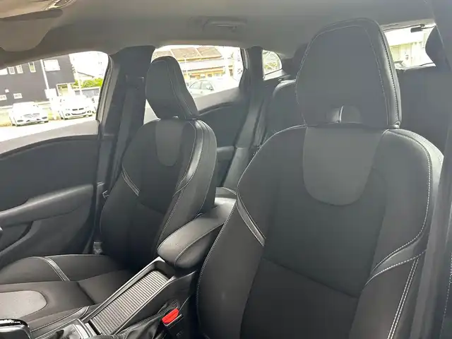 ボルボ Ｖ４０ D4 モメンタム 富山県 2018(平30)年 4.4万km 白 純正HDDナビ/Bluetooth接続/AM/FMラジオ/DVD/CD再生/USB接続/フルセグTV/前後ドラレコ/アイドリングストップ/バックカメラ/プッシュスタート/ACC/ETC/コーナーセンサー/ブラインドスポット/衝突軽減/車線逸脱防止/盗難防止装置