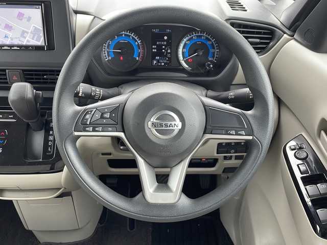 日産 ルークス X 島根県 2020(令2)年 7.9万km アッシュブラウンM ストラーダナビ/フルセグTV/両側ハンズフリーパワースライドドア/アラウンドビューモニター/ビルトインETC/ドライブレコーダー/先進安全装備/・エマージェンシーブレーキ/・踏み間違い衝突防止アシスト/・車線逸脱防止支援システム/・前方衝突予測警報/・ふらつき警報/・標識検知機能/社外LEDヘッドランプ/オートライト/ステアリングスイッチ/後席パーソナルテーブル/リアドアロールサンシェード/スマートキー/プッシュエンジンスタート/禁煙車