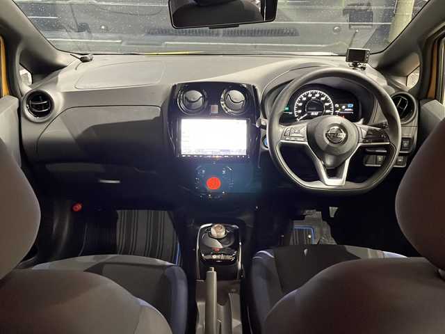 日産 ノート e－パワー X Bアロー 山形県 2020(令2)年 2.7万km サンライトイエロー/スーパーブラック 2トーン ワンオーナー/ALPINEナビ/CD/DVD/フルセグTV/Bluetooth/アラウンドビューカメラ/レーダークルーズコントロール/エマージェンシーブレーキ/デジタルインナーミラー/前後ドライブレコーダー/純正リモコンエンジンスターター/LEDヘッドライト/オートライト/純正15インチアルミホイール/社外アルミ（スタッドレス装着）車載