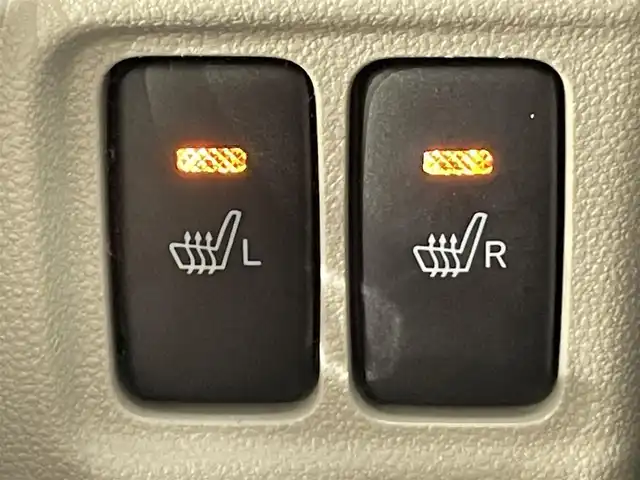 ダイハツ キャスト スタイル G SAⅡ 愛知県 2016(平28)年 7.4万km ワインⅡ 純正7インチナビ/衝突軽減ブレーキ/シートヒーター/LEDヘッドライト/ETC/ドライブレコーダー/Bluetooth/プッシュスタート/スマートキー/CD/DVD再生/アイドリングストップ/ミュージックサーバー/ミュージックプレイヤー接続/純正フロアマット/純正アルミホイール/オートライト/禁煙車/寒冷地仕様/電動格納ミラー/2トーンカラー/フォグランプ/セキュリティアラーム/横滑り防止装置