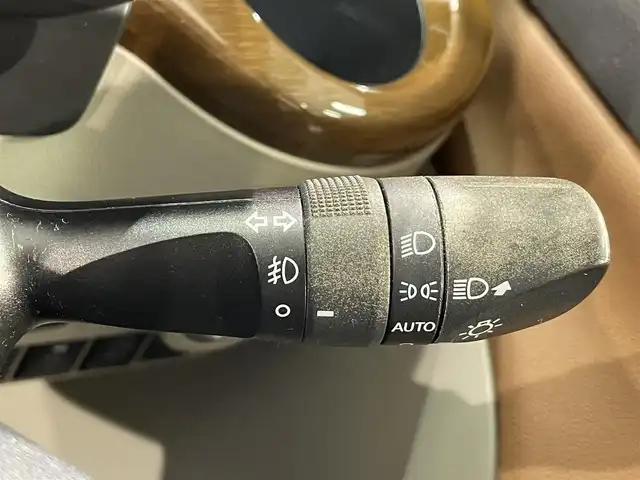 ダイハツ キャスト スタイル G SAⅡ 愛知県 2016(平28)年 7.4万km ワインⅡ 純正7インチナビ/衝突軽減ブレーキ/シートヒーター/LEDヘッドライト/ETC/ドライブレコーダー/Bluetooth/プッシュスタート/スマートキー/CD/DVD再生/アイドリングストップ/ミュージックサーバー/ミュージックプレイヤー接続/純正フロアマット/純正アルミホイール/オートライト/禁煙車/寒冷地仕様/電動格納ミラー/2トーンカラー/フォグランプ/セキュリティアラーム/横滑り防止装置