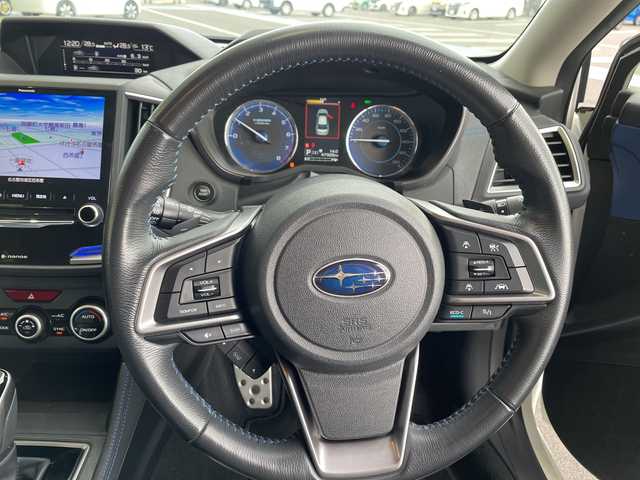 スバル ＸＶ ハイブリッド アドバンス 愛知県 2018(平30)年 4.8万km クリスタルホワイトP 純正8型ナビ/レーダークルーズコントロール/バックカメラ/サイドカメラ/パワーシート/コーナーセンサー/純正アルミホイール/ルーフレール/ブラインドスポットモニター/LEDヘッドライト/パドルシフト/インテリジェントミラー/オートマチックハイビーム/ドライブレコーダー/ETC/衝突軽減システム/フルセグ/CD DVD/Bluetooth/ステアリングスイッチ/スマートキー/プッシュスタート