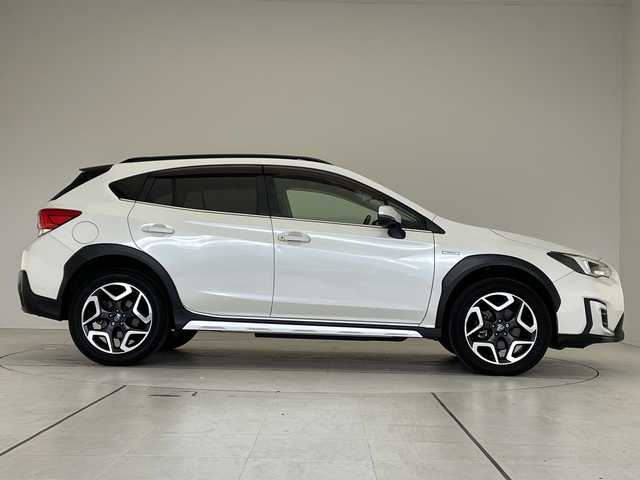 スバル ＸＶ ハイブリッド アドバンス 愛知県 2018(平30)年 4.8万km クリスタルホワイトP 純正8型ナビ/レーダークルーズコントロール/バックカメラ/サイドカメラ/パワーシート/コーナーセンサー/純正アルミホイール/ルーフレール/ブラインドスポットモニター/LEDヘッドライト/パドルシフト/インテリジェントミラー/オートマチックハイビーム/ドライブレコーダー/ETC/衝突軽減システム/フルセグ/CD DVD/Bluetooth/ステアリングスイッチ/スマートキー/プッシュスタート