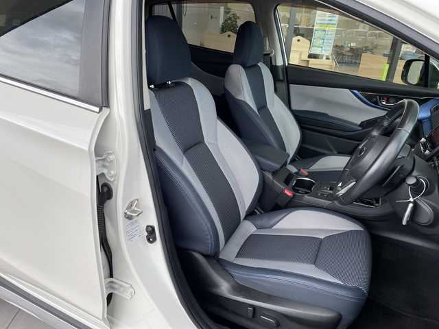 スバル ＸＶ ハイブリッド アドバンス 愛知県 2018(平30)年 4.8万km クリスタルホワイトP 純正8型ナビ/レーダークルーズコントロール/バックカメラ/サイドカメラ/パワーシート/コーナーセンサー/純正アルミホイール/ルーフレール/ブラインドスポットモニター/LEDヘッドライト/パドルシフト/インテリジェントミラー/オートマチックハイビーム/ドライブレコーダー/ETC/衝突軽減システム/フルセグ/CD DVD/Bluetooth/ステアリングスイッチ/スマートキー/プッシュスタート