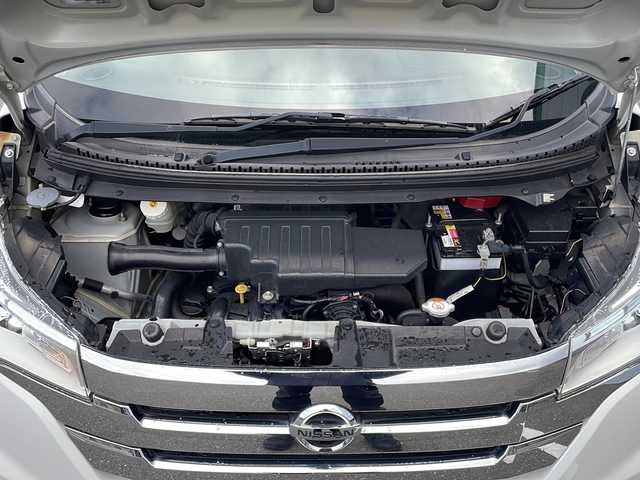 日産 デイズ ハイウェイスターG ターボ 山口県 2015(平27)年 2.7万km ホワイトパール ディーラーオプションナビ：MP314D-W/　・フルセグTV/　・CD/DVD再生/　・AM/FMラジオ/　・Bluetoothオーディオ/　・ハンズフリー通話/　・HDMI/VTR入力/　・フロントAUX/　・iPod接続/　・USBデータ通信/エマージェンシーブレーキ/トラクションコントロール/ステアリングリモコン/アラウンドビューモニター/15インチ純正AW/タッチパネルオートAC/ロック連動自動開閉ドアミラー/LEDミラーウィンカー/HIDキセノンヘッドライト/フォグランプ/オートライト/シガーソケット電源/WSRSエアバッグ/アジャスタブルショルダーアンカー/革巻チルトステアリング/運転席シートリフター/バニティミラー/助手席シートアンダートレー/ベンチシート/アームレスト/後席ISOFIXシート/リアシートスライド機構/分割可倒式リアシート/UVカットプライバシーガラス/スマートキー/イモビライザー/プッシュスタート/純正フロアマット/純正ドアバイザー/スペアキー(1本)/取扱説明書/ナビ取扱説明書/メンテナンスノート