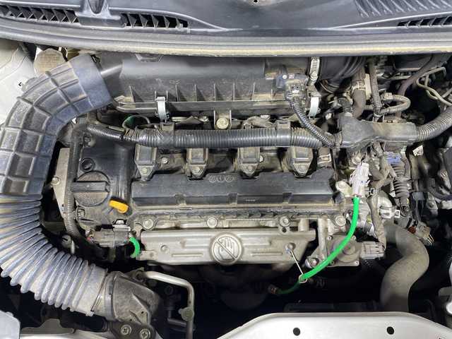 スズキ ソリオ HV MX 神奈川県 2017(平29)年 3.6万km ピュアホワイトP 社外SDナビ【CN-RE04WD】/Bluetooth・CD・DVD・SD・TV/両側パワースライドドア/クルーズコントロール/運転席シートヒーター/スペアキー1本/ETC/バックカメラ/純正フロアマット/LEDヘッドライト/オートライト/デュアルカメラブレーキサポート/誤発進抑制機能/車線逸脱警報機能/ふらつき警報機能/先行車発進お知らせ機能/エマージェンシーストップシグナル