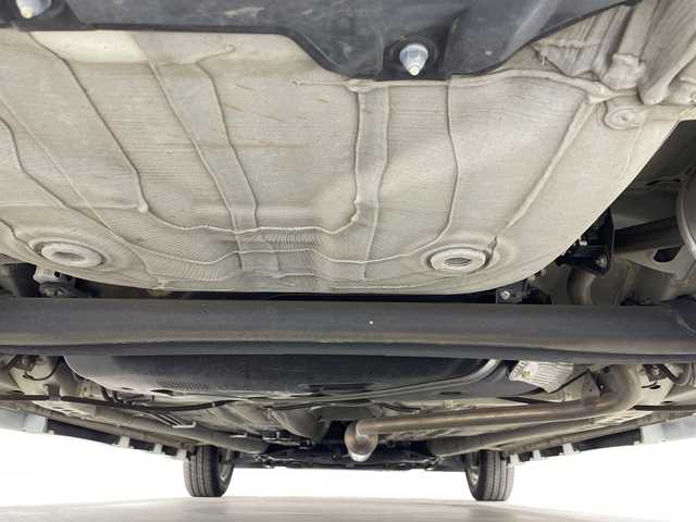 スズキ ソリオ HV MX 神奈川県 2017(平29)年 3.6万km ピュアホワイトP 社外SDナビ【CN-RE04WD】/Bluetooth・CD・DVD・SD・TV/両側パワースライドドア/クルーズコントロール/運転席シートヒーター/スペアキー1本/ETC/バックカメラ/純正フロアマット/LEDヘッドライト/オートライト/デュアルカメラブレーキサポート/誤発進抑制機能/車線逸脱警報機能/ふらつき警報機能/先行車発進お知らせ機能/エマージェンシーストップシグナル