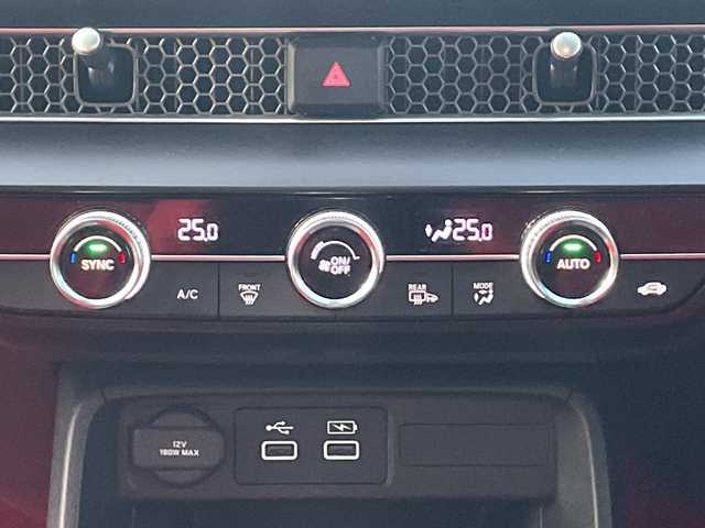 ホンダ シビック タイプR 山口県 2024(令6)年 0.2万km チャンピオンシップホワイト ワンオーナー/スペアキー×2/ホンダセンシング/ｂｒｅｍｂｏレッドキャリパー/３本出しマフラー/純正DA（フルセグTV、AM/FM、Bluetooth）/バックカメラ/ＬＥＤオートライト/純正19インチアルミホイール/前後コーナーセンサー/ETC２，０/保証書/取扱説明書