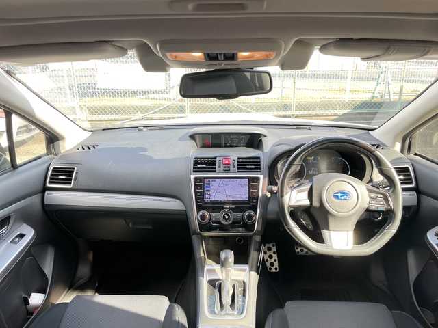 スバル レヴォーグ 1．6GT－S アイサイト 神奈川県 2015(平27)年 3.3万km クリスタルホワイトP アイサイトVer.3/アドバンスドセーフティパッケージ/リヤビークルディテクション/レーンキープアシスト/ブラインドスポットミラー/オートハイビーム/純正ナビ(DVD/CD/BT/HDMI/AUX/SD)/フルセグTV/バック＆サイドカメラ/革巻きステアリング/レーダークルーズコントロール/LEDアクセサリーライナー/前席パワーシート/スマートキー　2本/プッシュスタート/アイドリングストップ/ETC/オートワイパー/フロントドライブレコーダー/純正フロアマット/ドアバイザー/保証書/取扱説明書＆ナビ取説