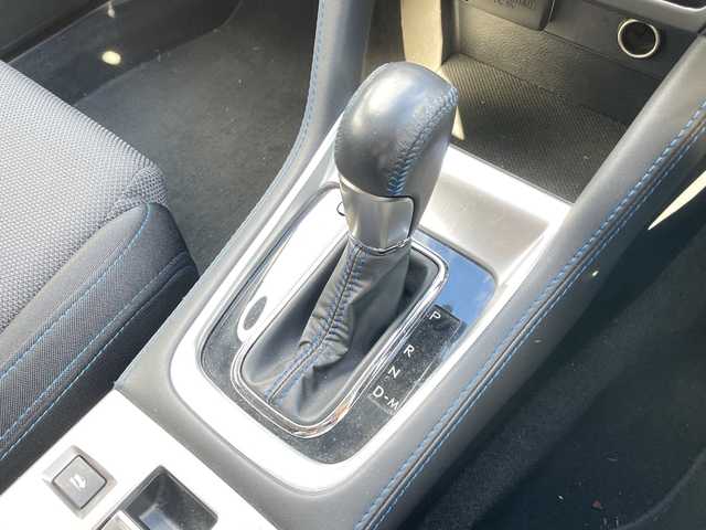 スバル レヴォーグ 1．6GT－S アイサイト 神奈川県 2015(平27)年 3.3万km クリスタルホワイトP アイサイトVer.3/アドバンスドセーフティパッケージ/リヤビークルディテクション/レーンキープアシスト/ブラインドスポットミラー/オートハイビーム/純正ナビ(DVD/CD/BT/HDMI/AUX/SD)/フルセグTV/バック＆サイドカメラ/革巻きステアリング/レーダークルーズコントロール/LEDアクセサリーライナー/前席パワーシート/スマートキー　2本/プッシュスタート/アイドリングストップ/ETC/オートワイパー/フロントドライブレコーダー/純正フロアマット/ドアバイザー/保証書/取扱説明書＆ナビ取説