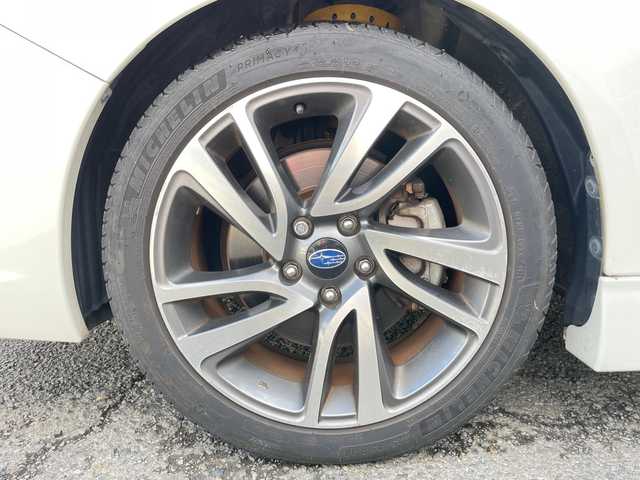 スバル レヴォーグ 1．6GT－S アイサイト 神奈川県 2015(平27)年 3.3万km クリスタルホワイトP アイサイトVer.3/アドバンスドセーフティパッケージ/リヤビークルディテクション/レーンキープアシスト/ブラインドスポットミラー/オートハイビーム/純正ナビ(DVD/CD/BT/HDMI/AUX/SD)/フルセグTV/バック＆サイドカメラ/革巻きステアリング/レーダークルーズコントロール/LEDアクセサリーライナー/前席パワーシート/スマートキー　2本/プッシュスタート/アイドリングストップ/ETC/オートワイパー/フロントドライブレコーダー/純正フロアマット/ドアバイザー/保証書/取扱説明書＆ナビ取説