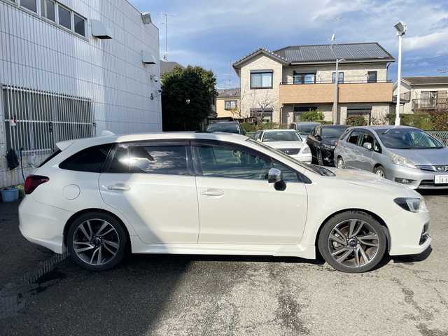 スバル レヴォーグ 1．6GT－S アイサイト 神奈川県 2015(平27)年 3.3万km クリスタルホワイトP アイサイトVer.3/アドバンスドセーフティパッケージ/リヤビークルディテクション/レーンキープアシスト/ブラインドスポットミラー/オートハイビーム/純正ナビ(DVD/CD/BT/HDMI/AUX/SD)/フルセグTV/バック＆サイドカメラ/革巻きステアリング/レーダークルーズコントロール/LEDアクセサリーライナー/前席パワーシート/スマートキー　2本/プッシュスタート/アイドリングストップ/ETC/オートワイパー/フロントドライブレコーダー/純正フロアマット/ドアバイザー/保証書/取扱説明書＆ナビ取説