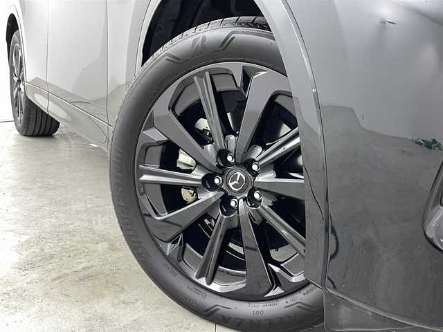 マツダ ＣＸ－６０ XD HV プレミアムスポーツ 福島県 2023(令5)年 2.7万km ジェットブラックマイカ 衝突軽減ブレーキ/・レーンキープアシスト/・クリアランスソナー/・レーダークルーズコントロール/純正ナビ/・フルセグTV/Bluetooth/USB/・全方位カメラ/・ETC/・ドライブレコーダー/サンルーフ/BOSEプレミアムサウンド/アイドリングストップ/パワーバックドア/電子パーキング/・オートホールド/4WD/・ダウンヒルアシストコントロール/革巻きステアリング/・ステアリングリモコン/・ステアリングヒーター/ハーフレザーシート/・パワーシート(運転席/助手席)/・メモリシート(運転席)/・シートヒーター（全席）/・エアシート(全席)/プッシュスタート/・スマートキー/・スペアキー/社外19インチアルミホイール付スタッドレスタイヤ/(235/55/R19) 山6mm/LEDヘッドライト/・オートライト/・フォグライト/・オートマチックハイビーム/純正フロアマット/保証書/取扱説明書