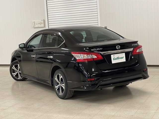 日産 シルフィ S ツーリング 熊本県 2016(平28)年 8.6万km スーパーブラック ・純正ナビ【MM316D-W】/-BT/フルセグTV/CD/DVD/SD/FM/AM/・バックカメラ/・純正アルミ１６インチ/・純正フロアマット/・LEDヘッドライト/・フォグランプ/・プッシュスタート/・スマートキー×２/・ETC