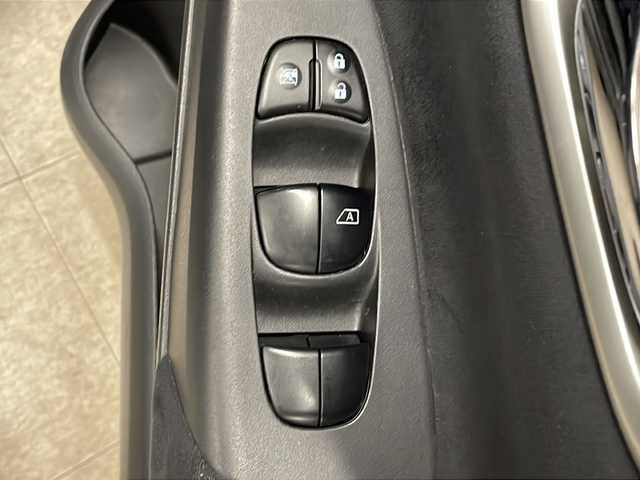 日産 シルフィ S ツーリング 熊本県 2016(平28)年 8.6万km スーパーブラック ・純正ナビ【MM316D-W】/-BT/フルセグTV/CD/DVD/SD/FM/AM/・バックカメラ/・純正アルミ１６インチ/・純正フロアマット/・LEDヘッドライト/・フォグランプ/・プッシュスタート/・スマートキー×２/・ETC