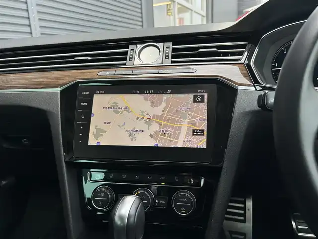 フォルクスワーゲン パサート ヴァリアント TDI ハイライン 茨城県 2018(平30)年 6.3万km オリックスホワイトパールエフェクト 黒革　/シートヒーター　/ベンチレーション　/マッサージＳ　/Ｄクラスターメーター　/３６０度カメラ　/ＡＣＣ　/ＬＫＡ　/ＢＳＭ　/自動駐車　/ナビ　/ＴＶ　/ＣａｒＰｌａｙ　/ＰＷテールゲート　/ＬＥＤ　/オートハイビーム/ルーフレール/禁煙車