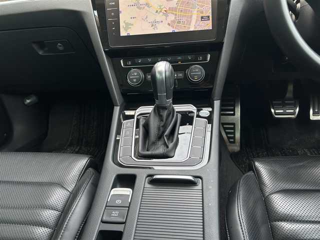 フォルクスワーゲン パサート ヴァリアント TDI ハイライン 茨城県 2018(平30)年 6.3万km オリックスホワイトパールエフェクト 黒革　/シートヒーター　/ベンチレーション　/マッサージＳ　/Ｄクラスターメーター　/３６０度カメラ　/ＡＣＣ　/ＬＫＡ　/ＢＳＭ　/自動駐車　/ナビ　/ＴＶ　/ＣａｒＰｌａｙ　/ＰＷテールゲート　/ＬＥＤ　/オートハイビーム/ルーフレール/禁煙車