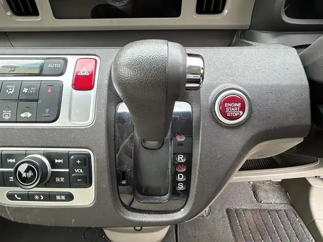 ホンダ Ｎ ＯＮＥ ツアラー Lパッケージ 和歌山県 2013(平25)年 8.3万km プレミアムホワイトパール バックカメラ/（AM/FM/Bluetooth/USB）/横滑り防止機能/クルーズコントロール/MTモード付AT/プッシュスタート/スマートキー/ETC/オートライト/オートエアコン/Wエアバック/純正フロアマット/純正アルミホイール/ECONモード/ウィンカー付ドアミラー