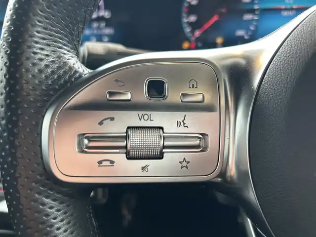 メルセデス・ベンツ ＣＬＡ２００ｄ AMGライン 茨城県 2019(令1)年 5.9万km デジタルホワイト レザーエクスクルーシブパッケージ/レーダーセーフティパッケージ/アドバンスドパッケージ/パノラミックスライディングルーフ/ブルメスターサラウンド/(OP)ブラック/グレー2トーン革シート/(OP)アルミニウムインパネ加飾/純正10.25メーカーナビ/フルセグ/純正AMG18インチAW/アンビエントライト64色/360度カメラシステム/マルチLEDヘッドライト/アダクティブハイビームプラス/ヘッドアップディスプレイ/アクティブブラインドスポット/アクティブレーンキープアシスト/アクティブディストロニック/D/N席パワーシート/D/N席シートヒーター/ドラレコ/ETC