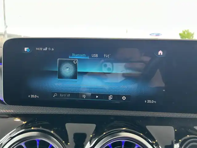 メルセデス・ベンツ ＣＬＡ２００ｄ AMGライン 茨城県 2019(令1)年 5.9万km デジタルホワイト レザーエクスクルーシブパッケージ/レーダーセーフティパッケージ/アドバンスドパッケージ/パノラミックスライディングルーフ/ブルメスターサラウンド/(OP)ブラック/グレー2トーン革シート/(OP)アルミニウムインパネ加飾/純正10.25メーカーナビ/フルセグ/純正AMG18インチAW/アンビエントライト64色/360度カメラシステム/マルチLEDヘッドライト/アダクティブハイビームプラス/ヘッドアップディスプレイ/アクティブブラインドスポット/アクティブレーンキープアシスト/アクティブディストロニック/D/N席パワーシート/D/N席シートヒーター/ドラレコ/ETC