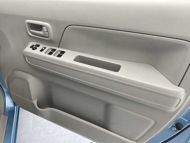 スズキ ワゴンＲ HYBRID FX 沖縄県 2017(平29)年 8.8万km フィズブルーパールメタリック ストラーダナビ（CN-E300D）/TV/CD/bluetooth/シートヒーター/社外アルミホイール/アイドリングストップ/オートエアコン/キーレスキー/スペアキー/電動格納ミラー/ヘッドライトレベライザー/パワーウインドウ