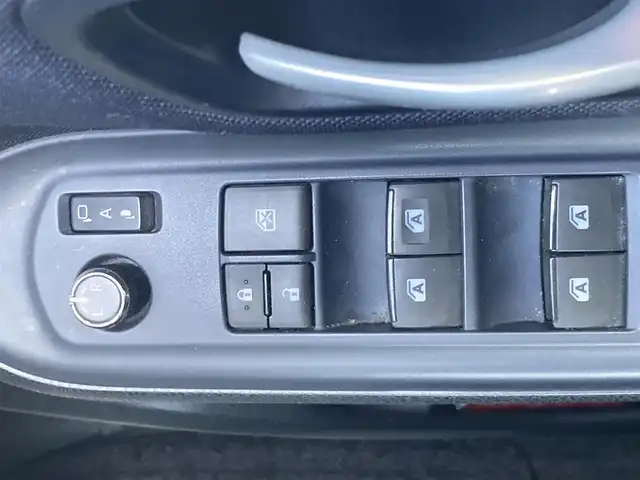 トヨタ ヴォクシー ZS 静岡県 2014(平26)年 12.5万km ホワイトパールクリスタルシャイン (株)IDOMが運営する【じしゃロン焼津店】の自社ローン専用車両になります。こちらは現金またはオートローンご利用時の価格です。自社ローンご希望の方は別途その旨お申付け下さい/【じしゃロン個店占有の為　落札禁止】/両側パワースライドドア /社外ナビ/CD/DVD/フルセグ/Bluetooth/SD/プッシュスタート/スマートキー/LEDヘッドライト/オートライト/フォグライト /革巻きステアリング/ステアリングスイッチ/バックカメラ/ETC