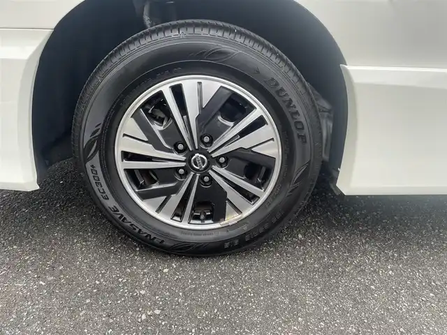 日産 セレナ e－パワー ハイウェイスター V 神奈川県 2021(令3)年 1万km ブリリアントホワイトパール 2トーン 法人１オーナー/運転支援機能/・プロパイロット/・エマージェンシーブレーキ/・踏み間違い防止アシスト/・ブラインドスポットアシスト/・車線逸脱防止支援システム/・後退時車両検知警報/・ハイビームアシスト/両側電動ハンズフリースライドドア/純正ナビ（Mj320D-W）/・Bluetooth/DVD/・フルセグTV/・インテリジェントアラウンドビューモニター/前後ドライブレコーダー/純正フロアマット/ドアバイザー/スマートキーX2/ETC/新車時手帳、取説
