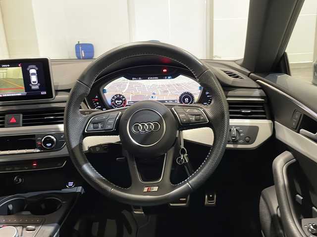 アウディ Ａ５ SB2．0TFSI Q スポーツ 新潟県 2018(平30)年 3.4万km ミトスブラックメタリック Sラインパッケージ/-S lineバンパー/-ドアシルトリム S lineロゴ/-S lineエクステリアロゴ/-ヘッドライニング ブラック/-デコラティブパネル マットブラッシュトアルミニウム/-アルミホイール5ツインスポークスターデザイン/-スプリントクロス/レザー S lineロゴ/-マトリクスLEDヘッドライト/-LEDリヤコンビネーションライト/-ヘッドライトウォッシャー/アシスタンスパッケージ/-パークアシスト/-プレセンスリヤ/-サラウンドビューカメラ/-サイドアシスト/-リヤサイドエアバッグ/12.3インチバーチャルコックピット/純正ナビ（TV/DVD/Apple Car Play/BT)/バックカメラ/アダプティブクルーズコントロール/アクティブレーンアシスト/アウディサイドアシスト/トラフィックジャム/ストップ＆ゴー/エグジットワーニング/パークアシスト/アウディホールドアシスト/純正18インチAW/純正フロアマット/パワーシート/パドルシフト/2.0ETC