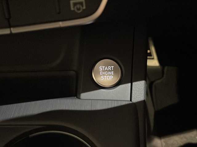 アウディ Ａ５ SB2．0TFSI Q スポーツ 新潟県 2018(平30)年 3.4万km ミトスブラックメタリック Sラインパッケージ/-S lineバンパー/-ドアシルトリム S lineロゴ/-S lineエクステリアロゴ/-ヘッドライニング ブラック/-デコラティブパネル マットブラッシュトアルミニウム/-アルミホイール5ツインスポークスターデザイン/-スプリントクロス/レザー S lineロゴ/-マトリクスLEDヘッドライト/-LEDリヤコンビネーションライト/-ヘッドライトウォッシャー/アシスタンスパッケージ/-パークアシスト/-プレセンスリヤ/-サラウンドビューカメラ/-サイドアシスト/-リヤサイドエアバッグ/12.3インチバーチャルコックピット/純正ナビ（TV/DVD/Apple Car Play/BT)/バックカメラ/アダプティブクルーズコントロール/アクティブレーンアシスト/アウディサイドアシスト/トラフィックジャム/ストップ＆ゴー/エグジットワーニング/パークアシスト/アウディホールドアシスト/純正18インチAW/純正フロアマット/パワーシート/パドルシフト/2.0ETC
