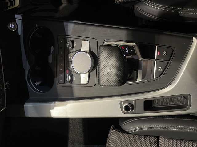 アウディ Ａ５ SB2．0TFSI Q スポーツ 新潟県 2018(平30)年 3.4万km ミトスブラックメタリック Sラインパッケージ/-S lineバンパー/-ドアシルトリム S lineロゴ/-S lineエクステリアロゴ/-ヘッドライニング ブラック/-デコラティブパネル マットブラッシュトアルミニウム/-アルミホイール5ツインスポークスターデザイン/-スプリントクロス/レザー S lineロゴ/-マトリクスLEDヘッドライト/-LEDリヤコンビネーションライト/-ヘッドライトウォッシャー/アシスタンスパッケージ/-パークアシスト/-プレセンスリヤ/-サラウンドビューカメラ/-サイドアシスト/-リヤサイドエアバッグ/12.3インチバーチャルコックピット/純正ナビ（TV/DVD/Apple Car Play/BT)/バックカメラ/アダプティブクルーズコントロール/アクティブレーンアシスト/アウディサイドアシスト/トラフィックジャム/ストップ＆ゴー/エグジットワーニング/パークアシスト/アウディホールドアシスト/純正18インチAW/純正フロアマット/パワーシート/パドルシフト/2.0ETC