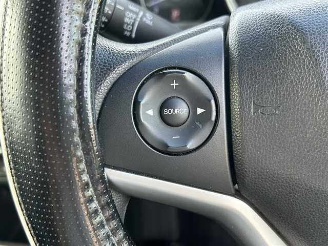 ホンダ フィット 13G Fパッケージ 静岡県 2013(平25)年 7.9万km プレミアムホワイトパール 純正ナビ/（AM/FM/CD）/バックカメラ /スマートキー/プッシュスタート/純正フロアマット/ETC/取り扱い説明書