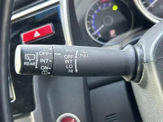 ホンダ フィット 13G Fパッケージ 静岡県 2013(平25)年 7.9万km プレミアムホワイトパール 純正ナビ/（AM/FM/CD）/バックカメラ /スマートキー/プッシュスタート/純正フロアマット/ETC/取り扱い説明書