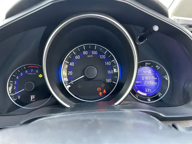 ホンダ フィット 13G Fパッケージ 静岡県 2013(平25)年 7.9万km プレミアムホワイトパール 純正ナビ/（AM/FM/CD）/バックカメラ /スマートキー/プッシュスタート/純正フロアマット/ETC/取り扱い説明書