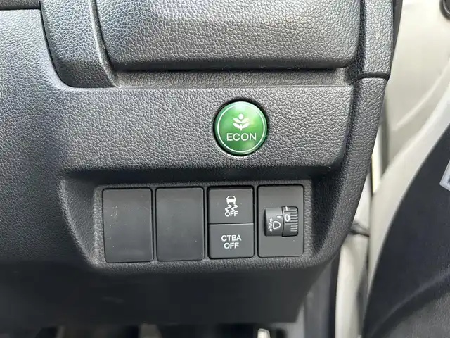 ホンダ フィット 13G Fパッケージ 静岡県 2013(平25)年 7.9万km プレミアムホワイトパール 純正ナビ/（AM/FM/CD）/バックカメラ /スマートキー/プッシュスタート/純正フロアマット/ETC/取り扱い説明書