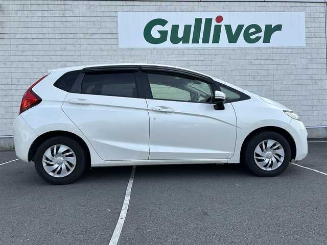 ホンダ フィット 13G Fパッケージ 静岡県 2013(平25)年 7.9万km プレミアムホワイトパール 純正ナビ/（AM/FM/CD）/バックカメラ /スマートキー/プッシュスタート/純正フロアマット/ETC/取り扱い説明書
