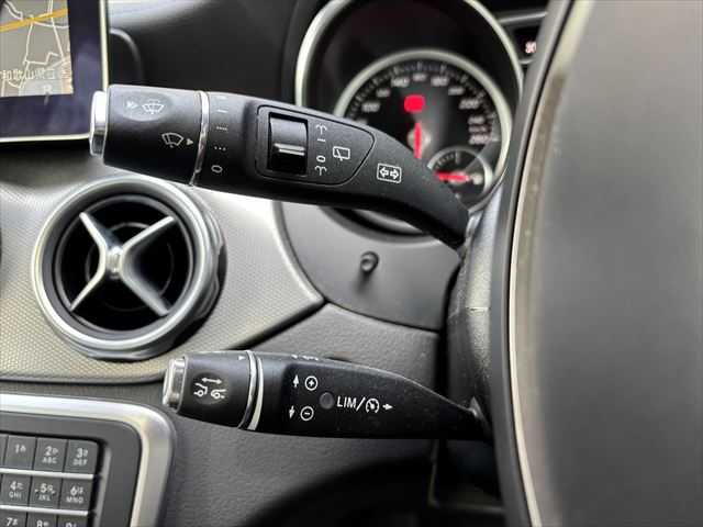 メルセデス・ベンツ ＧＬＡ２２０ 4マチック 和歌山県 2017(平29)年 4万km 白 レザーEXパッケージ /プレミアムパッケージ /SR /黒革 /オートテールゲート /harman/kardon /レーダーセーフティパッケージ /純ナビ /Bカメラ /フルセグ /シートヒーター /パワーシート /キーレスゴー /純18incAW /LEDライト /ETC