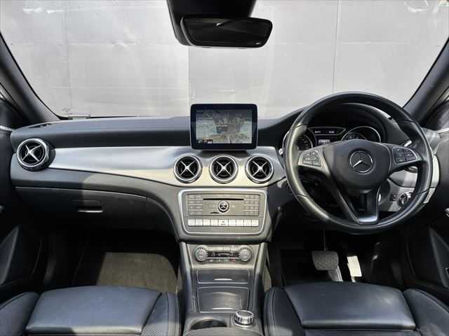 メルセデス・ベンツ ＧＬＡ２２０ 4マチック 和歌山県 2017(平29)年 4万km 白 レザーEXパッケージ /プレミアムパッケージ /SR /黒革 /オートテールゲート /harman/kardon /レーダーセーフティパッケージ /純ナビ /Bカメラ /フルセグ /シートヒーター /パワーシート /キーレスゴー /純18incAW /LEDライト /ETC