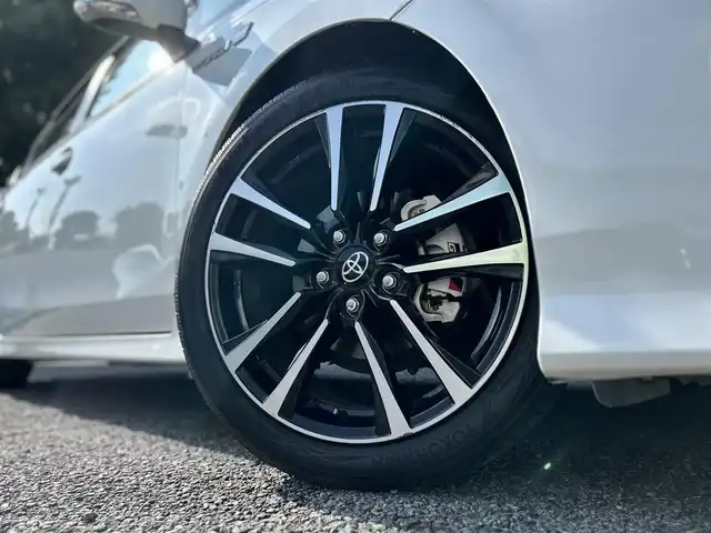 トヨタ プリウス α S ツーリングセレ GRスポーツ 東京都 2018(平30)年 5.3万km ホワイトパールクリスタルシャイン 社外メモリーナビ/・Bluetoothオーディオ/USBオーディオ/・フルセグTV/DVD/AUX/iPod/HDMI/バックカメラ/GR専用18インチアルミホイール/LEDヘッドランプ/ビルトインETC/前後ドライブレコーダー（DRC-35M）/取扱説明書/保証書/スペアキー1本