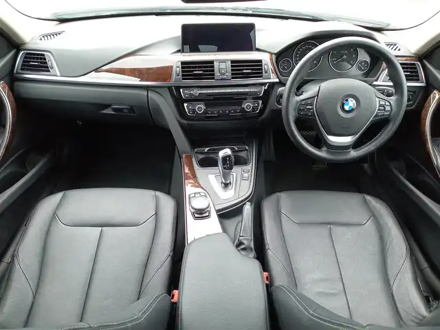 ＢＭＷ ３２０ｄ スポーツ 福井県 2016(平28)年 6.9万km アルピンホワイトⅢ 衝突被害軽減システム/純正ナビ/・（FM/AM/CD/DVD/Bluetooth）/バックカメラ/ETC/ステアリングスイッチ/前席パワーシート/シートメモリー/前席シートヒーター/純正17インチAW/スペアキー