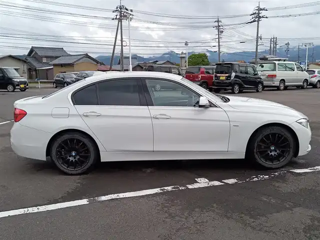 ＢＭＷ ３２０ｄ スポーツ 福井県 2016(平28)年 6.9万km アルピンホワイトⅢ 衝突被害軽減システム/純正ナビ/・（FM/AM/CD/DVD/Bluetooth）/バックカメラ/ETC/ステアリングスイッチ/前席パワーシート/シートメモリー/前席シートヒーター/純正17インチAW/スペアキー