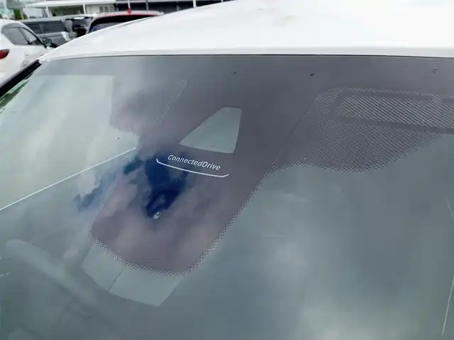 ＢＭＷ ３２０ｄ スポーツ 福井県 2016(平28)年 6.9万km アルピンホワイトⅢ 衝突被害軽減システム/純正ナビ/・（FM/AM/CD/DVD/Bluetooth）/バックカメラ/ETC/ステアリングスイッチ/前席パワーシート/シートメモリー/前席シートヒーター/純正17インチAW/スペアキー